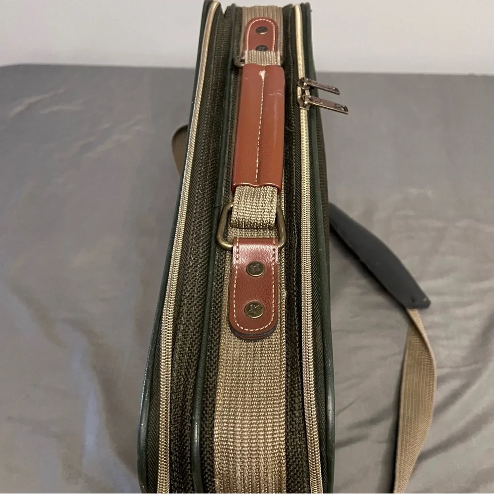VTG American Tourister Heavy Duty Soft Shell Green Briefcase/Laptop/Carry-On Bag